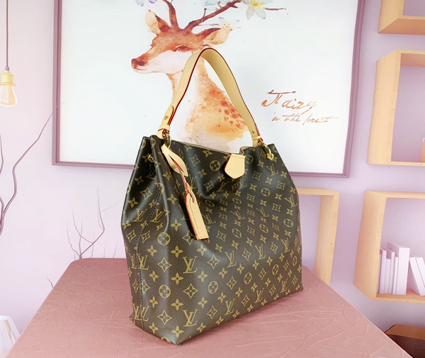 ルイヴィトンバッグ背面デザイン